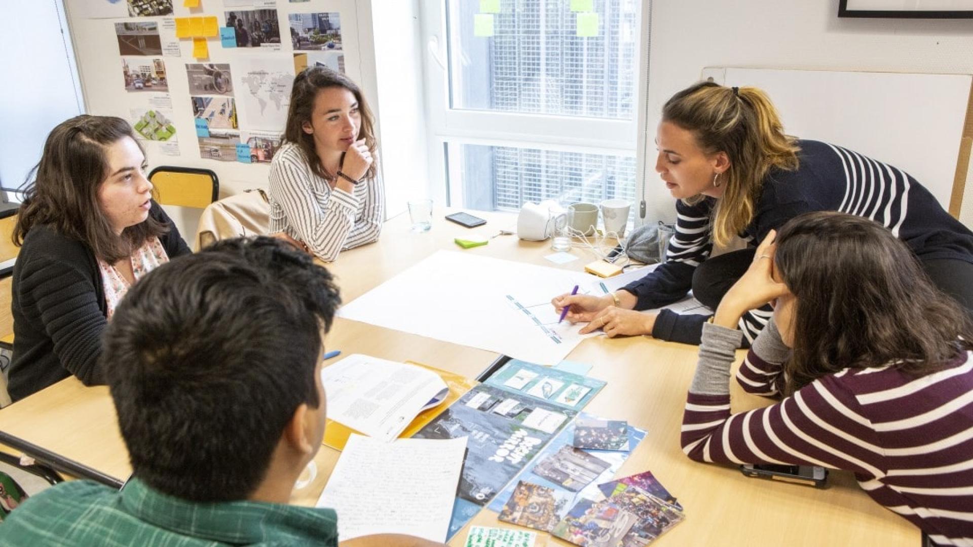 Des élèves de cycle master à l'école de design de Nantes atlantique