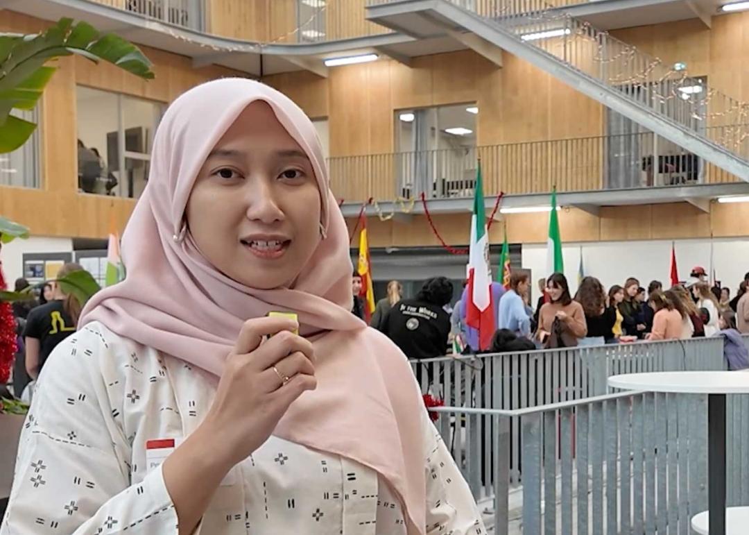 Prima, Indonesian student in the Master's program